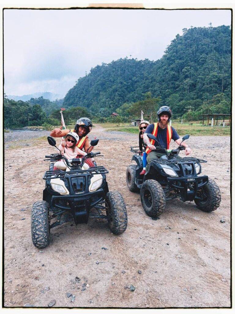 Quadbiking in mindo