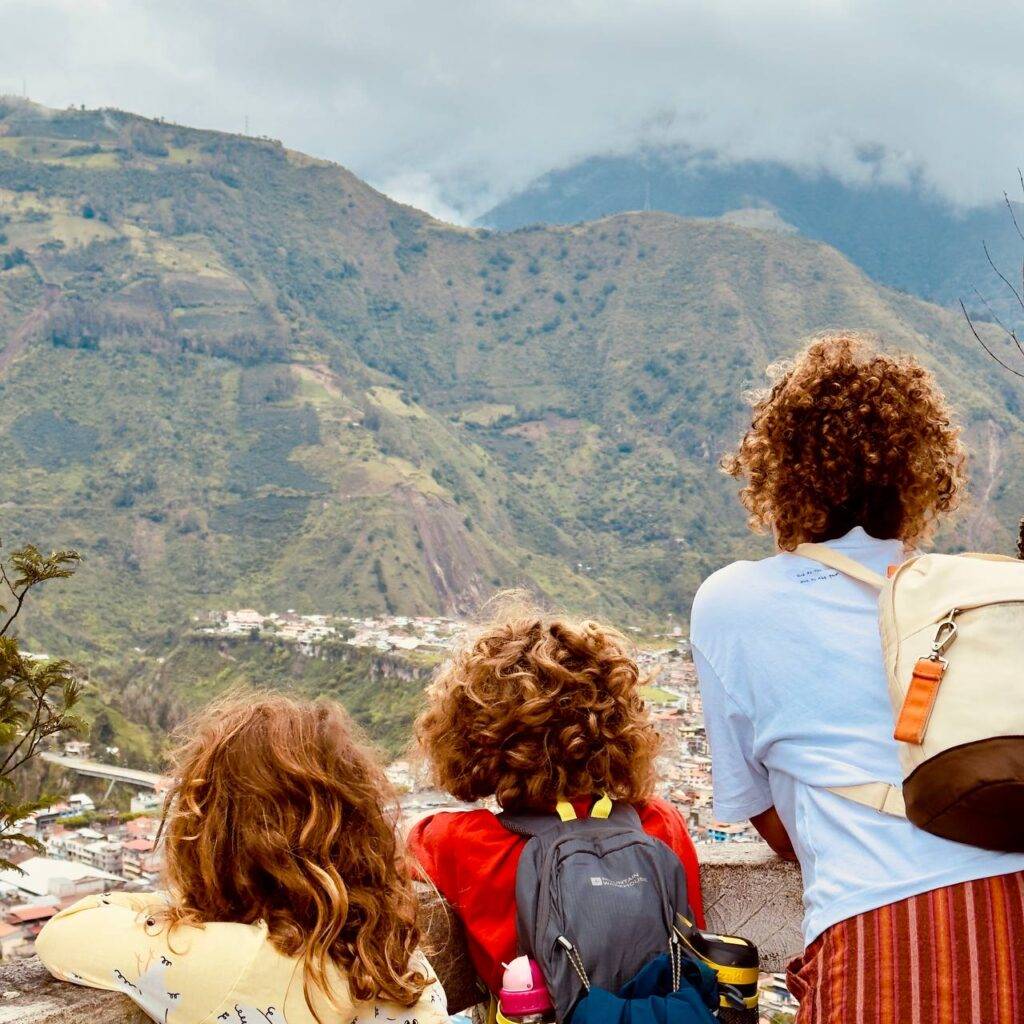 Hiking La virgin in Baños with kids