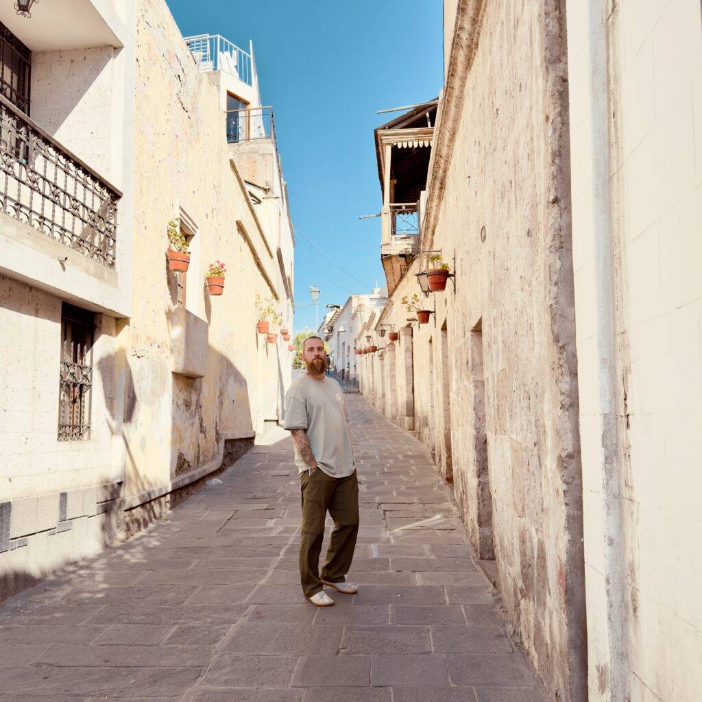 How do you avoid Airbnb scams?