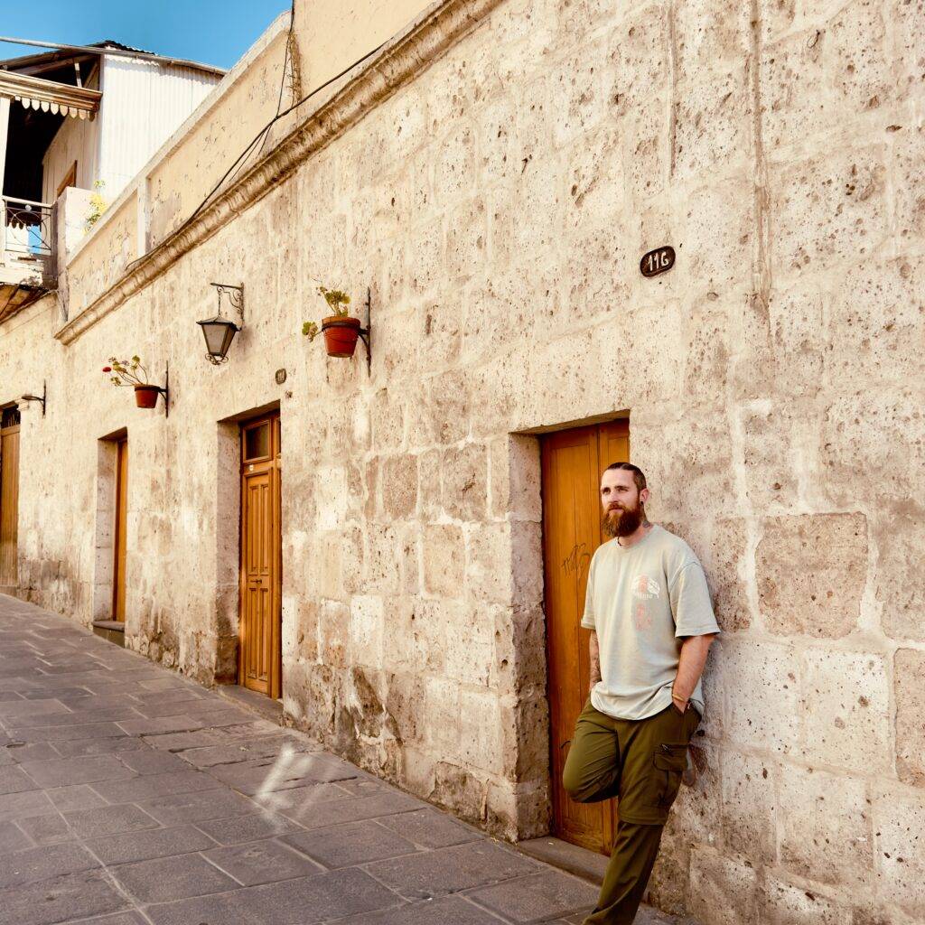 How do you spot a sketchy Airbnb?