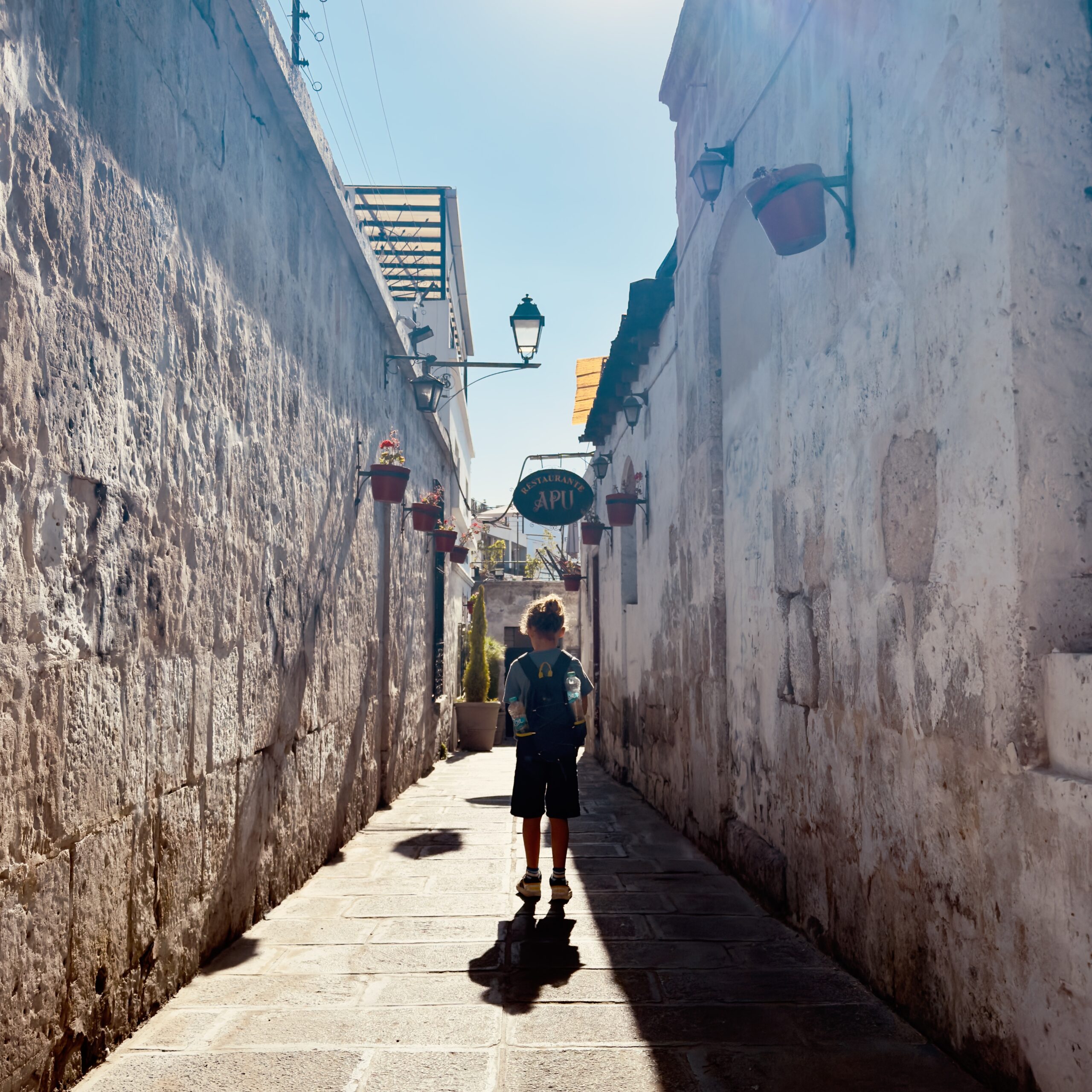 san lazaro with kids