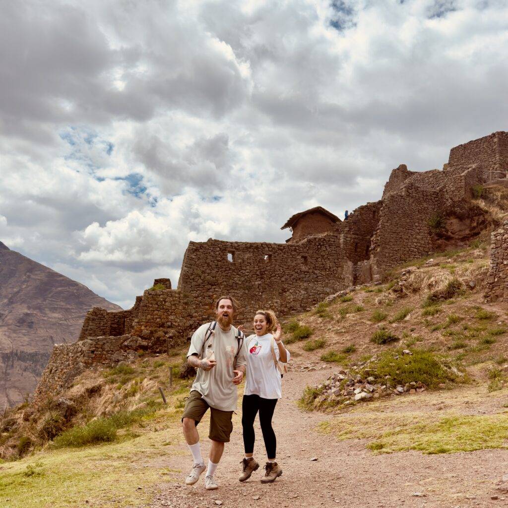 pisac with kids