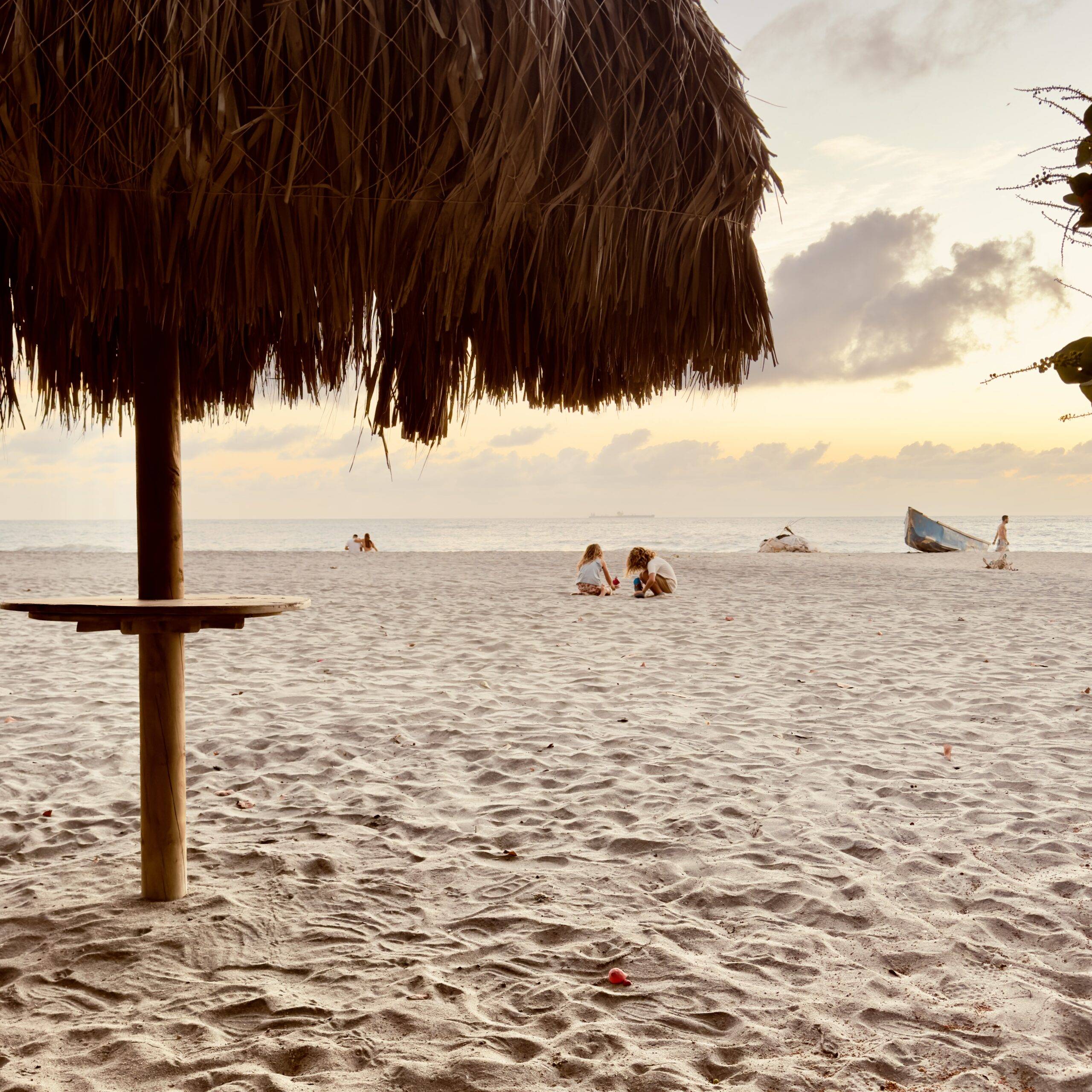 Hotel iratoma beach